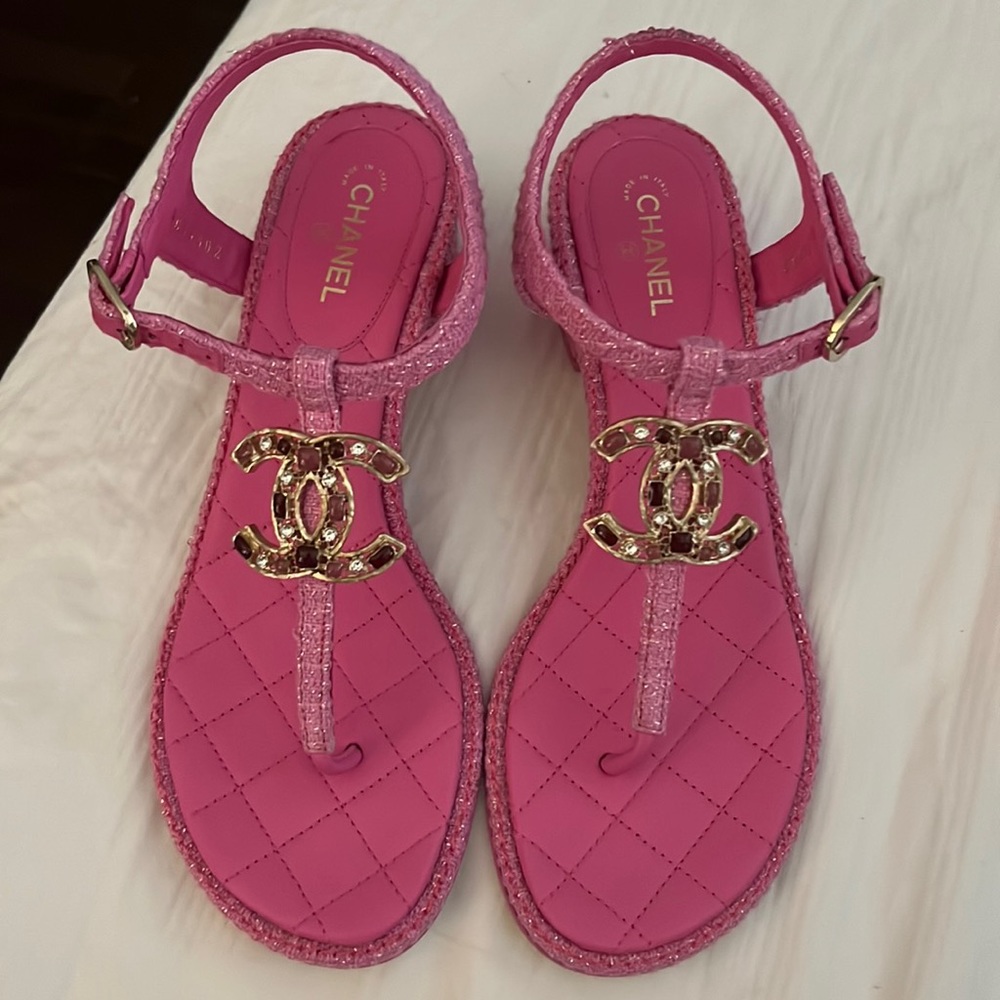 Chanel pink tweed sandals 38